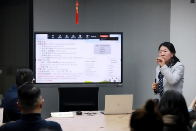 同“粥”共济：武汉跃莱为在核酸检测一线的社区送去营养粥