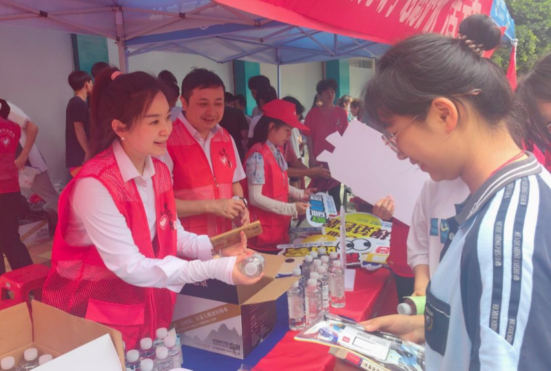 追梦路上温暖同行——民生银行南宁分行爱心助考服务纪实