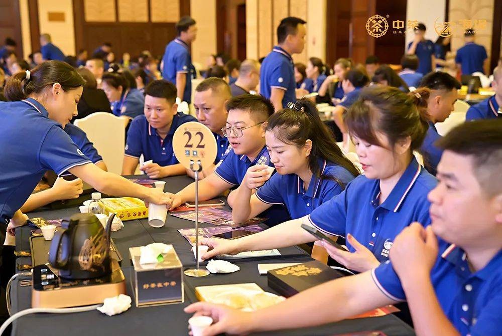 曾经的“老味道”,如今重装出发,茶行业巨轮将驶向何方?